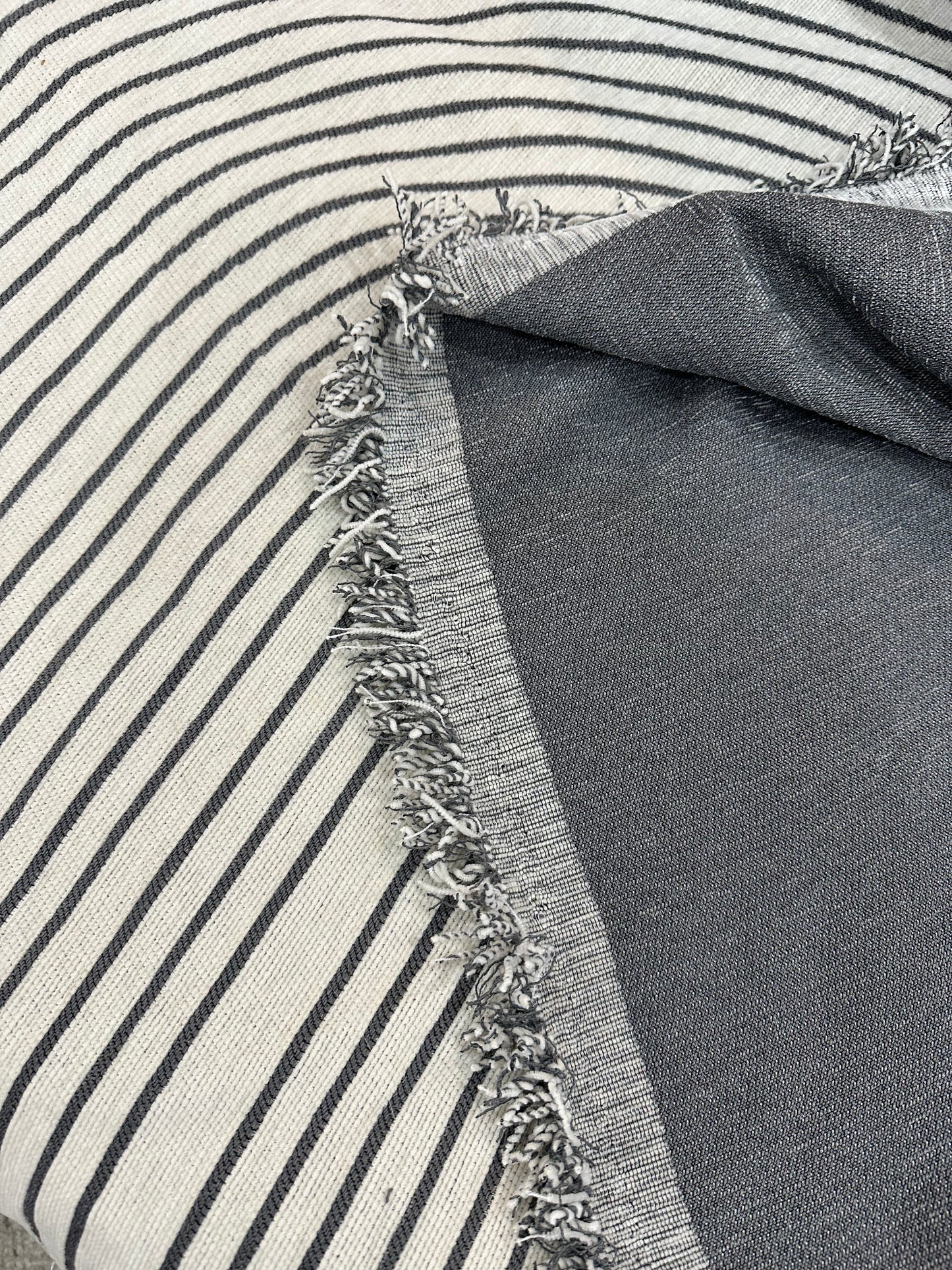 Sofa Cover - Curved Lines